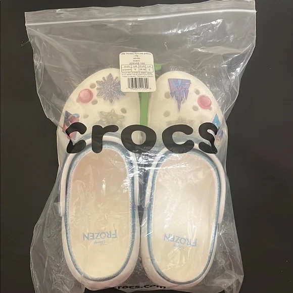 BNWT CROCS Frozen Platform Clogs Women Size 8 - Picture 11 of 11